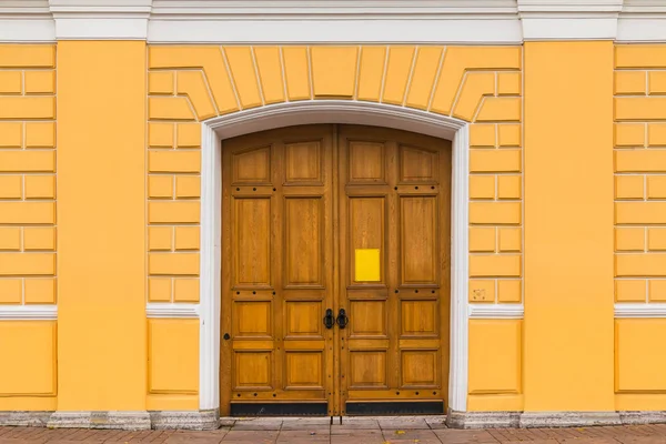 Dveře ve stěně národní Puškinovo muzeum — Stock fotografie