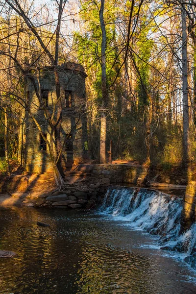 Cascada en Lullwater Park, Atlanta, Estados Unidos — Foto de Stock