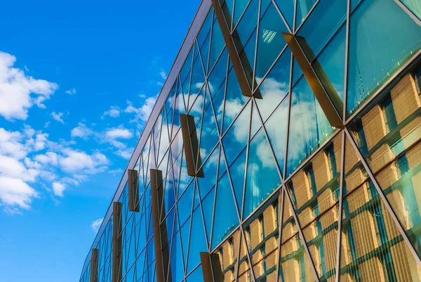 都市建築のガラスのファサード — ストック写真