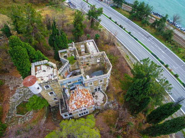 Drone vista da mansão abandonada Dacha Kvitko, Sochi, Rússia — Fotografia de Stock