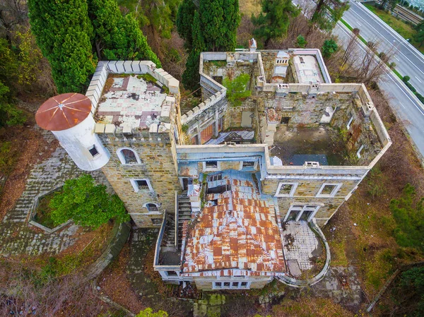 Drone vista de la mansión abandonada Dacha Kvitko, Sochi, Rusia — Foto de Stock