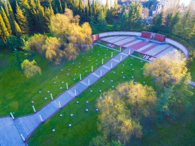 Drone görünümü Zavokzalnyy Memorial kompleksi