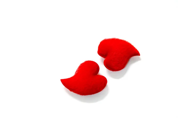 Dwa czerwone serca na białym tle — Zdjęcie stockowe