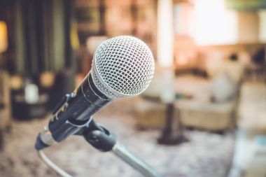 Görüntüyü sahne alanı veya seminer eski mikrofonu kapatmak.