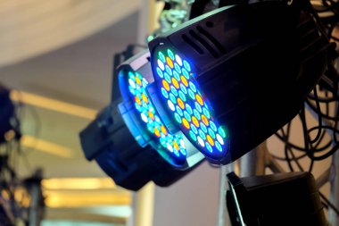 Led aydınlatma donanımları, renkli Led Par sahne profesyonel aydınlatma aygıtı