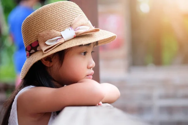 Asiatisches Mädchen Einsamer Stimmung Deprimiert Und Ängstlich — Stockfoto