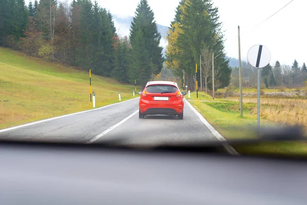 Pov Kép Forgalom Autós Pilótafülke Autó Hátulról Hátsó Oldalán Kép — Stock Fotó