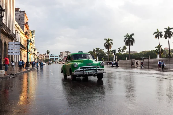 Stary samochód Kuby, Hawana — Zdjęcie stockowe