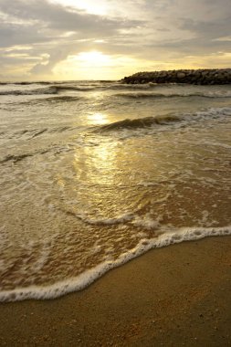 Güzel gün batımı gökyüzü görünümü Beach.