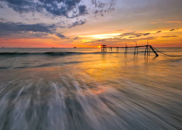 Beautiful sunset at seascape. — Stock Photo, Image