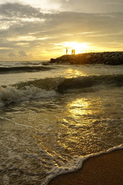 Güzel gün batımı gökyüzü görünümü Beach.
