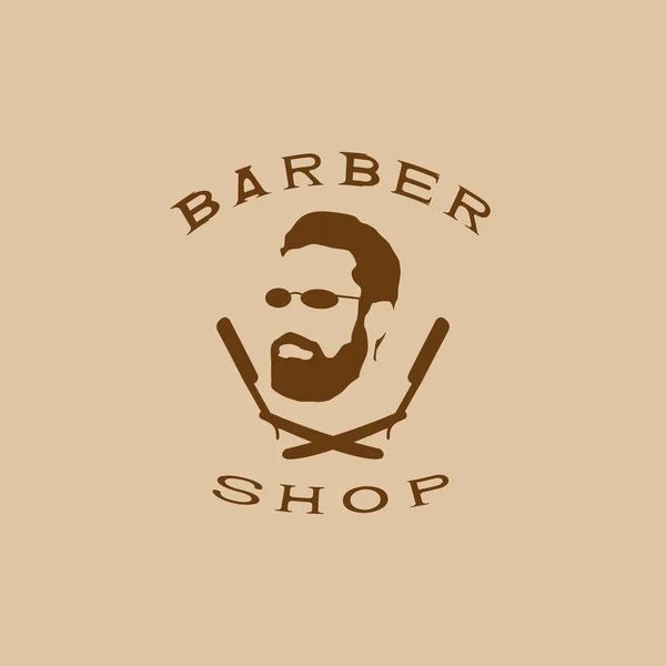 Un'illustrazione vettoriale raffigurante il volto di un uomo con la barba e gli occhiali sopra due rasoi incrociati. Logo del parrucchiere maschile . — Vettoriale Stock