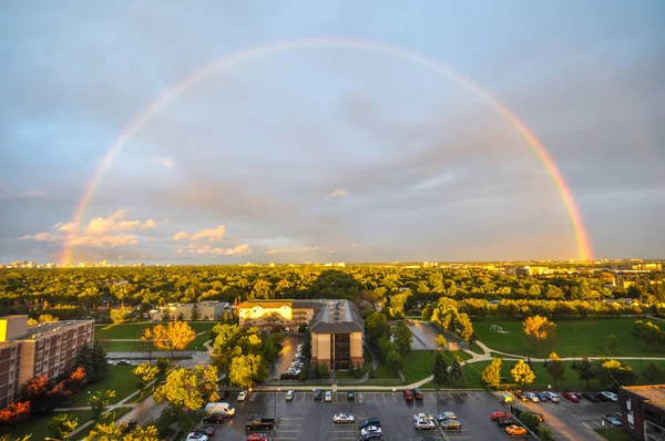 Arcobaleno sulla città — Foto Stock