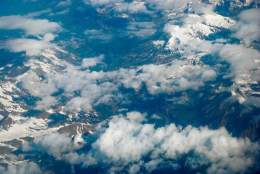 İsviçre Alpleri arial görünümü