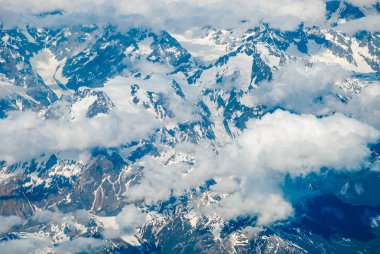 İsviçre Alpleri arial görünümü