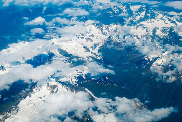 İsviçre Alpleri arial görünümü