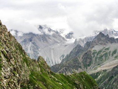 Dağ Manzaralı