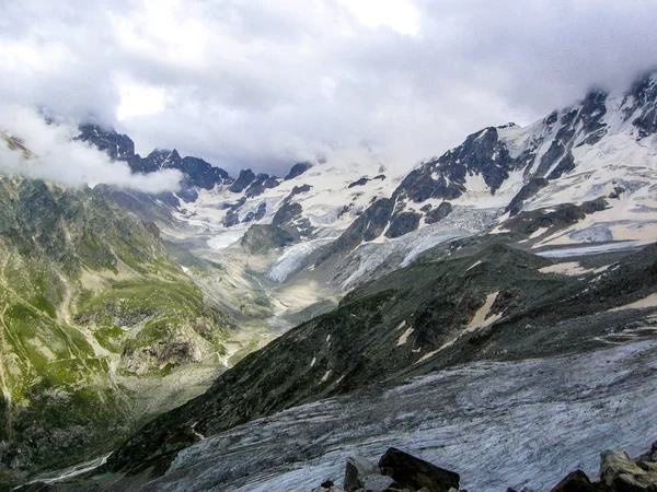 Vistas al paisaje de montaña — Foto de Stock