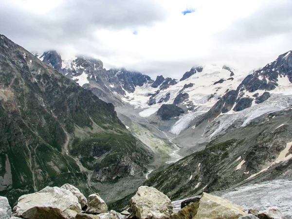 Vistas al paisaje de montaña — Foto de Stock