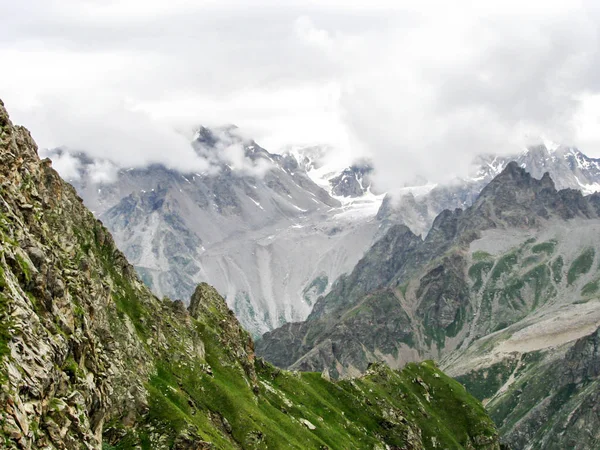 Vistas al paisaje de montaña — Foto de Stock