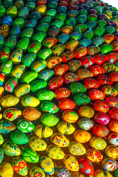 Много пасхальных яиц — стоковое фото
