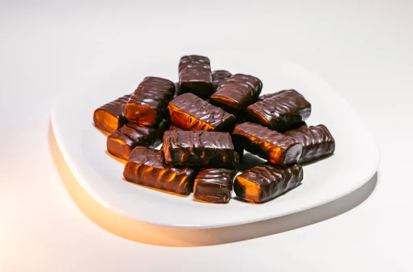 Tabakta Lezzetli Çikolatalar — Stok fotoğraf