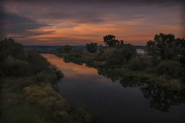 白俄罗斯: 美丽的衰落和内曼河. — 图库照片
