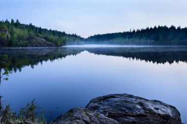 Sabah sis, Scandinavia ile kaplı Gölü.