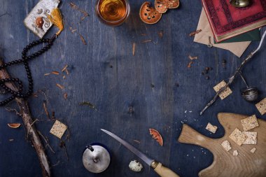 arka plan eski kesme tahtası, üstten görünüm ile pişirme