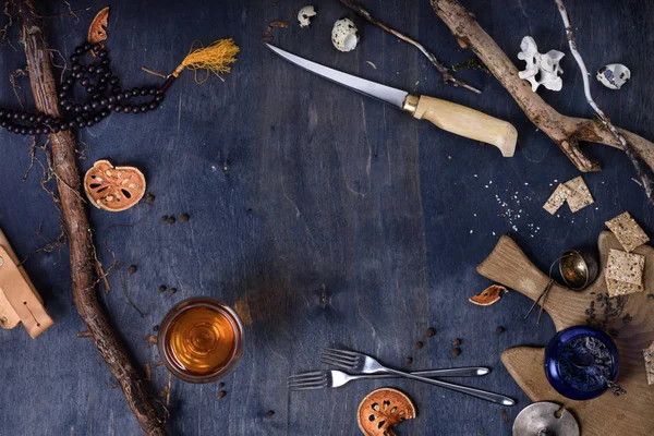 Tisch mit Kochzutaten, Restaurant-Speisekarte Hintergrund — Stockfoto