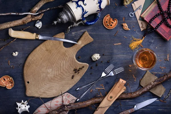 Träbord med matlagning ingredienser, fisk skärbräda, övre v — Stockfoto