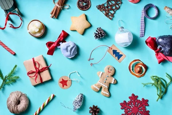 Sammlung von Weihnachtsobjekten, Attrappe, flache Lage. Lebkuchen — Stockfoto