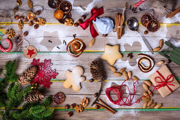 Zutaten für das Weihnachtsfest. Plätzchen backen. Ansicht von oben, — Stockfoto