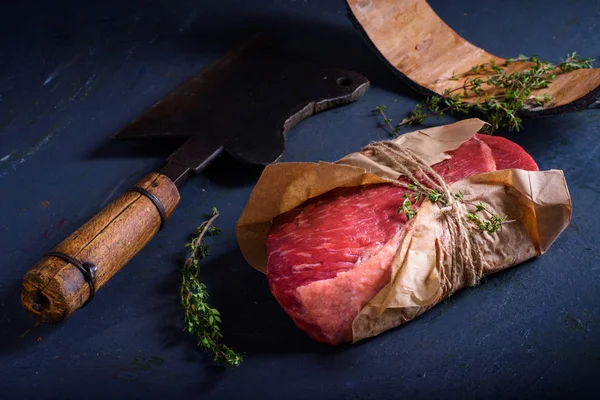 생고기, 쇠고기 스테이크, 요리 재료, 향신료. — 스톡 사진