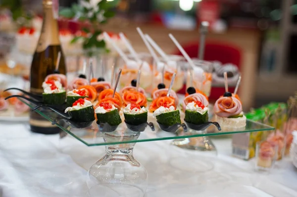 Festive Table Buffet Snacks Beverages — Stock Photo, Image