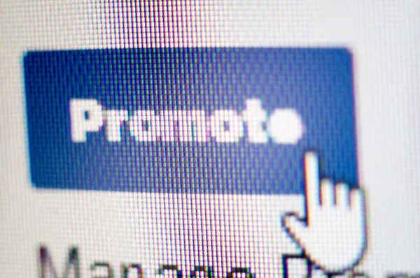 Makro-Foto des LCD-Bildschirms in den sozialen Medien — Stockbild Makrofoto in den sozialen Medien — Stockfoto