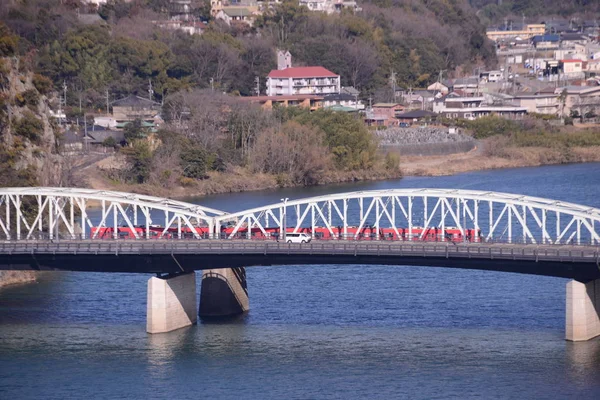 Vista do castelo de Inuyama do ponto — Fotografia de Stock