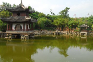 Güzel yeşil bahçe