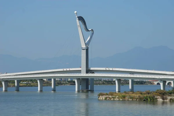 Grande ponte moderna — Fotografia de Stock