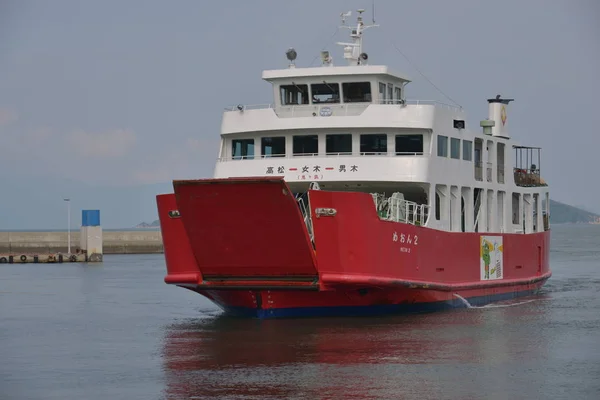 Cómodo ferry en el mar — Foto de Stock