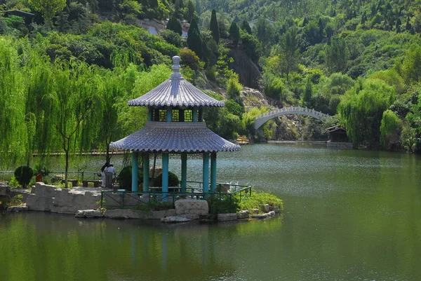 Kırmızı yaprakları Kanyon