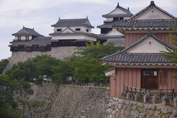 Vue sur le château de Matsuyama — Photo