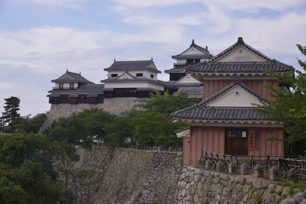 Vue sur le château de Matsuyama — Photo