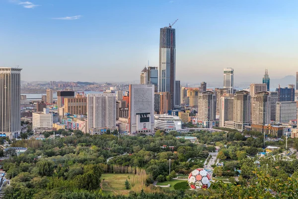 Dalian şehrin modern binalar