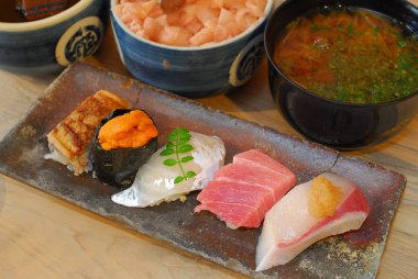 Deniz ürünleri yemek bir plaka üzerinde