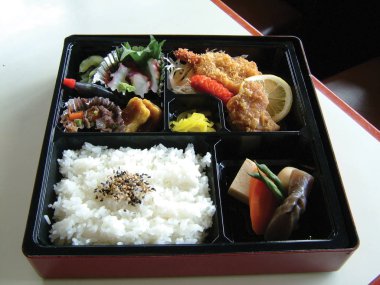 Japon geleneksel çeşitli akşam yemeği