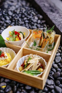 Japon geleneksel çeşitli akşam yemeği