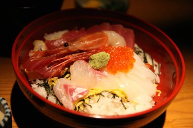 Deniz ürünleri yemek bir plaka üzerinde