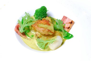 Lezzetli balık yemek sosu ile