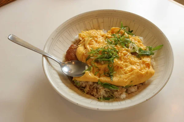 pirinç ile geleneksel Japon omlet